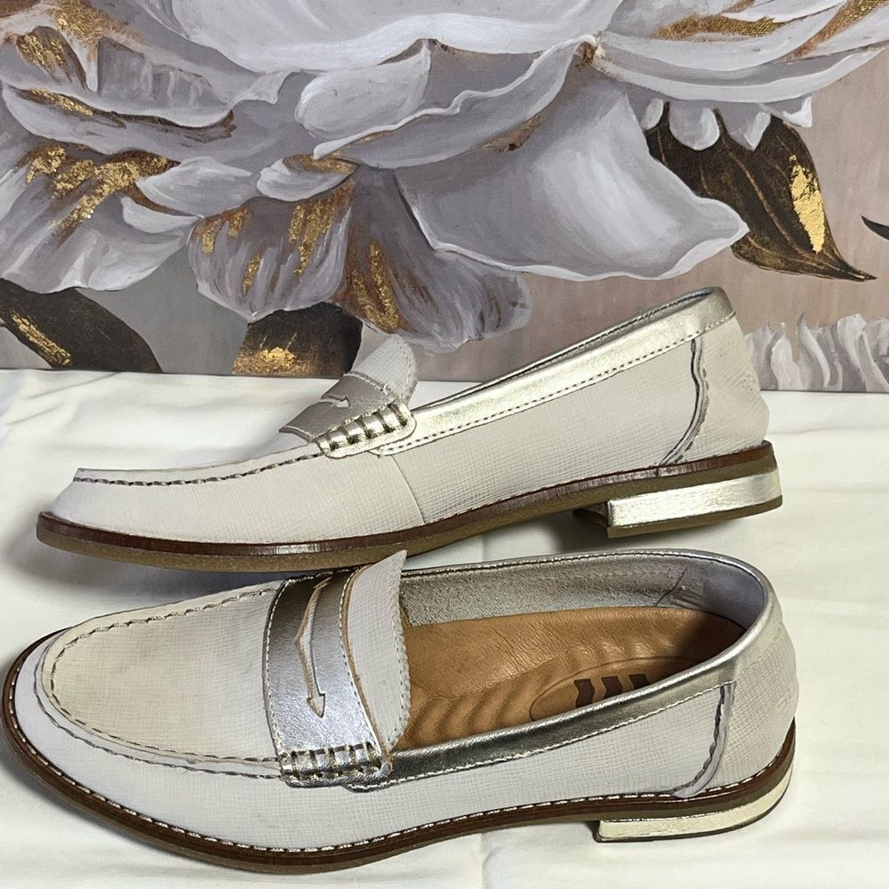 Sperry Women’s Off-White Penny Loafers - Picture 10 of 12